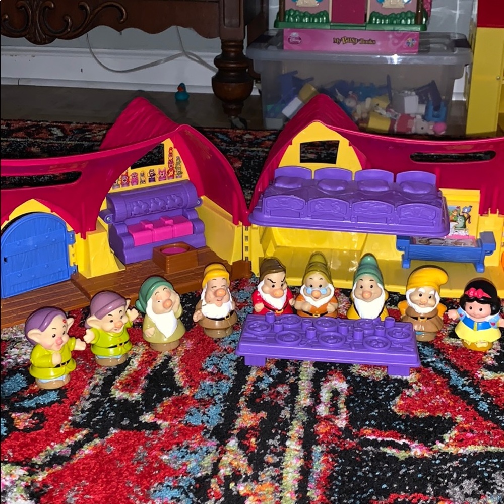 Little People Snow White cottage